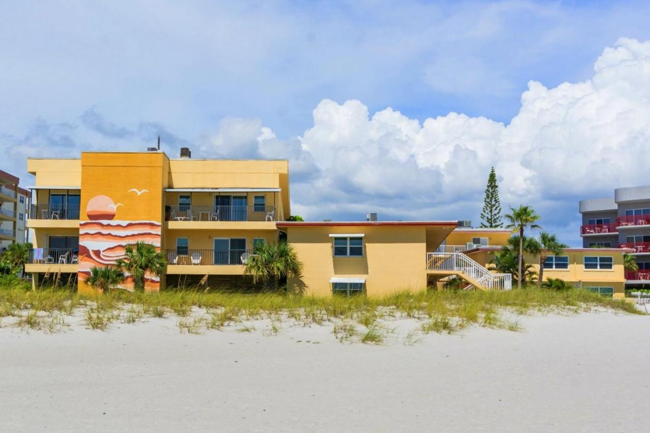 #212 Surf Song Resort St. Pete Beach Exterior photo